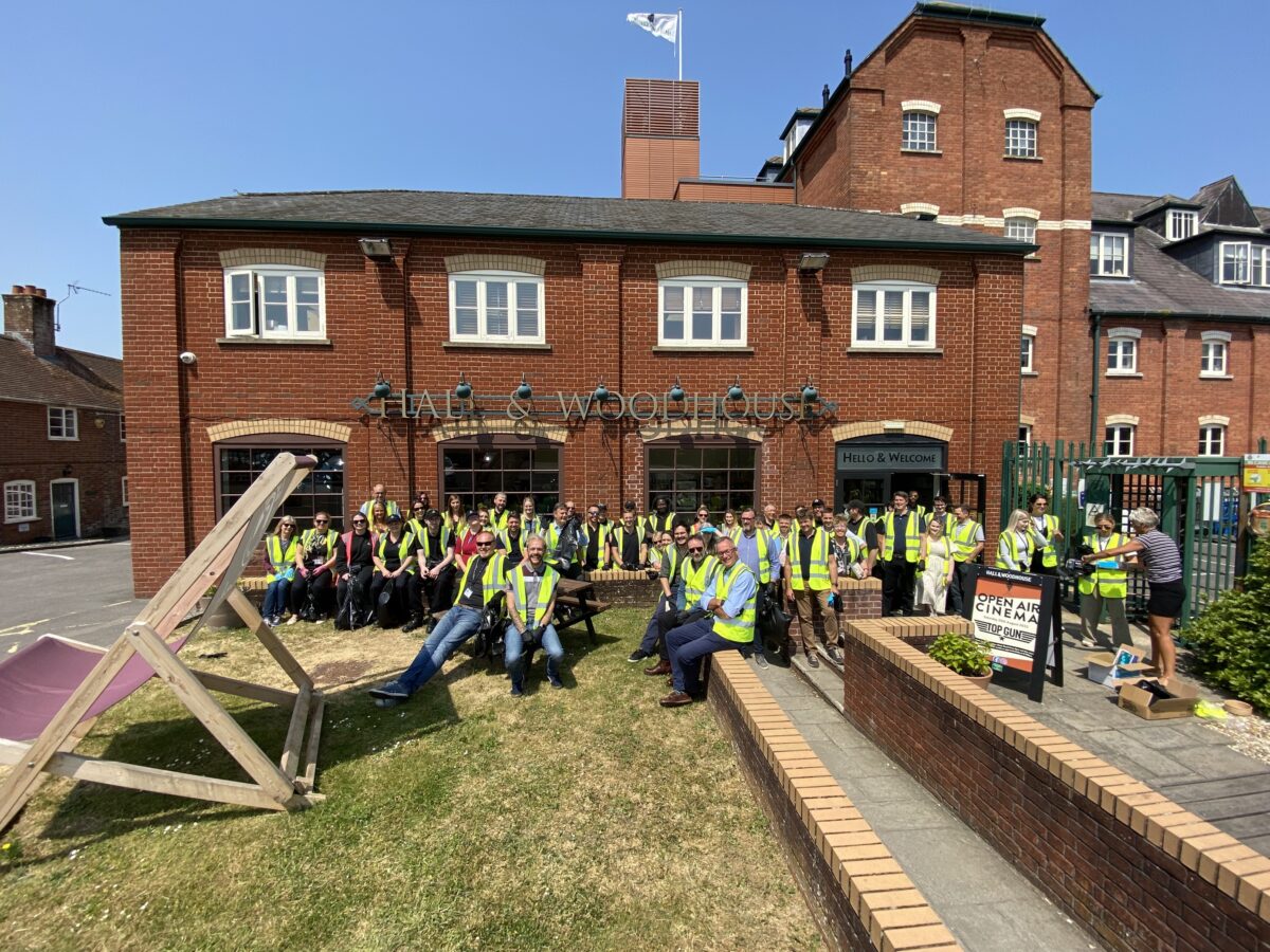 1 Top of page litter pick photo