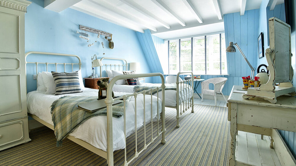 Lulworth Cove Inn bedroom 2