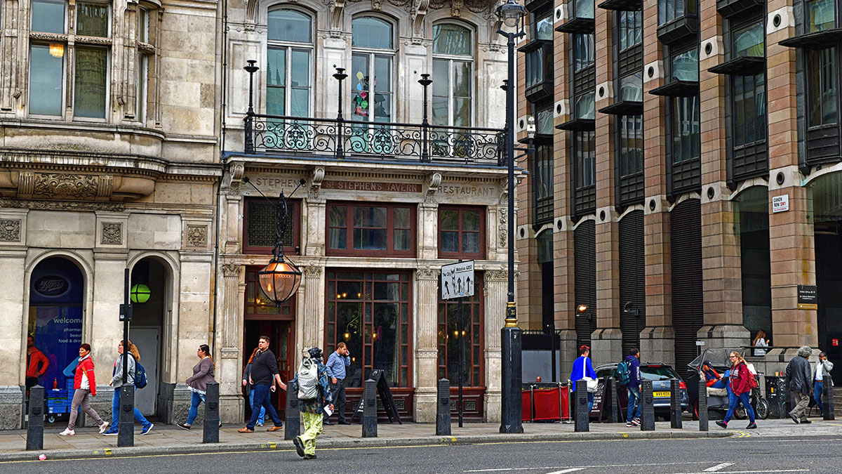 St Stephen's Tavern exterior